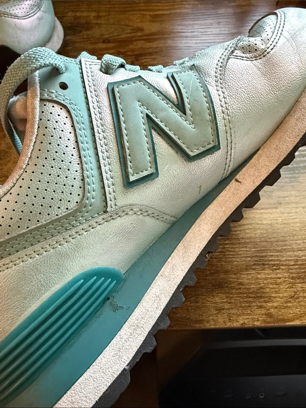 New Balance Women’s 574 Metallic Blue Size 8.5 Classic Sneaker